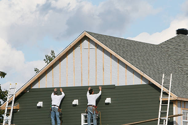 Professional Siding Installation technician working in Hamburg, MN